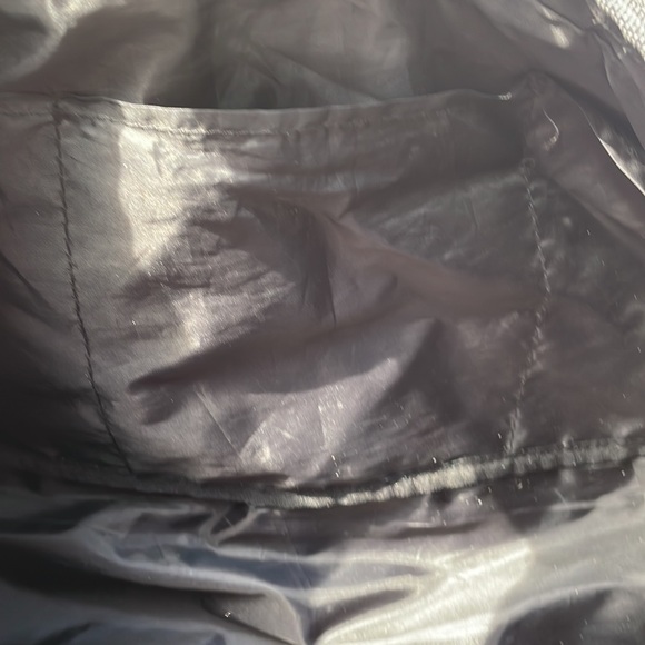 adidas Large Duffle/Gym Bag Black and Pink - Picture 7 of 13